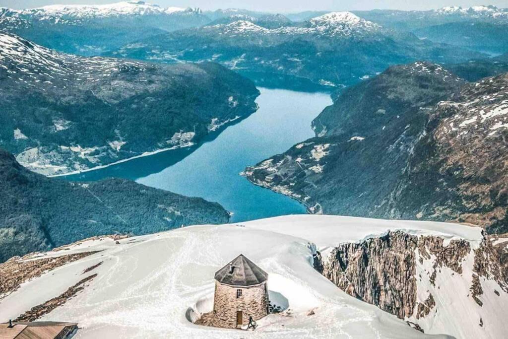 Hytte I Stryn Med Elbil Lader Exterior foto